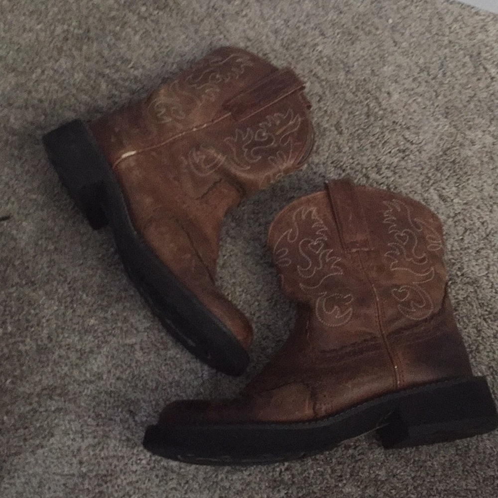 Cowboy / cowgirl boots ariat size 8 1/2